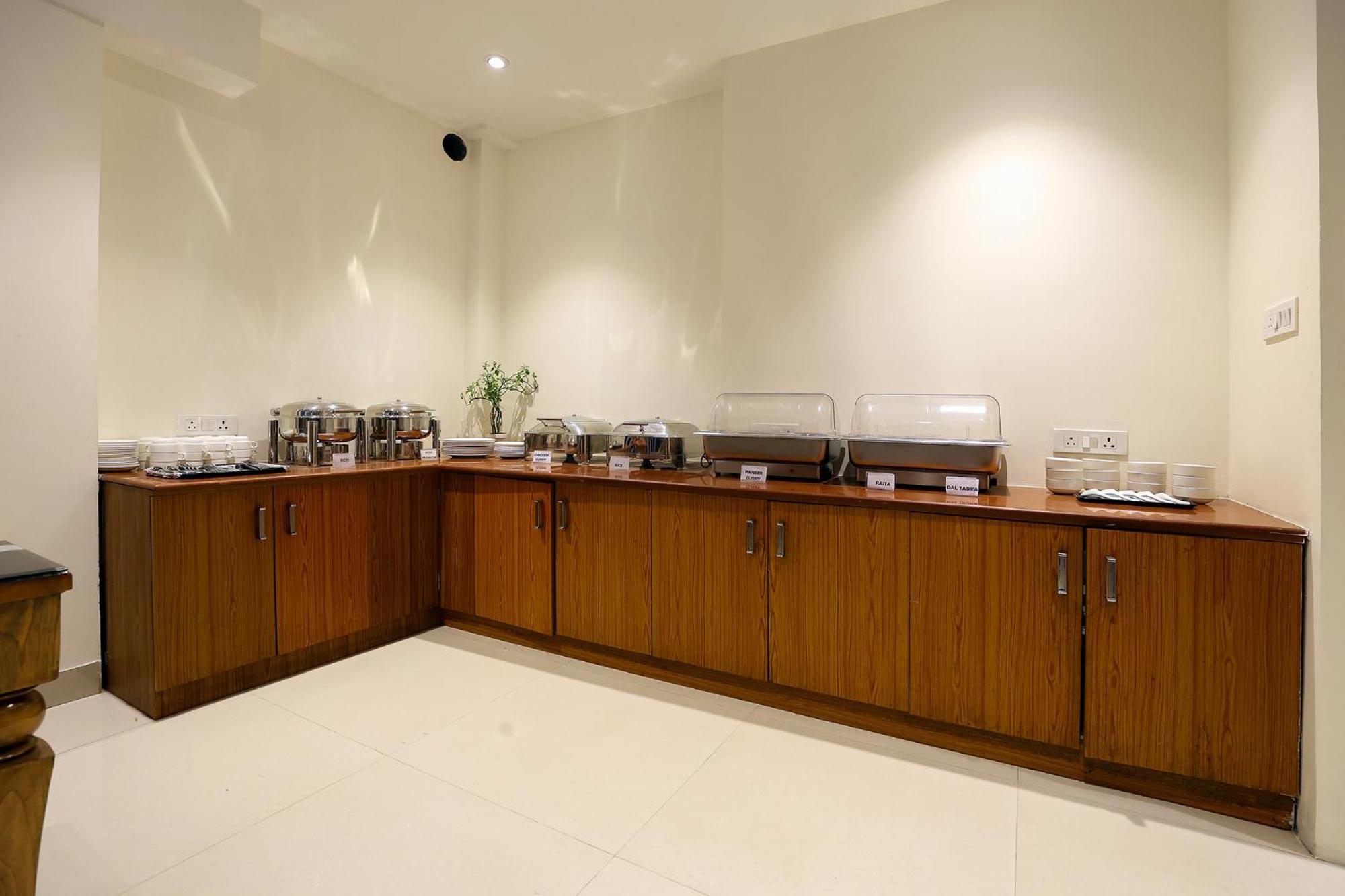 Hotel Paragon By Denver New Delhi