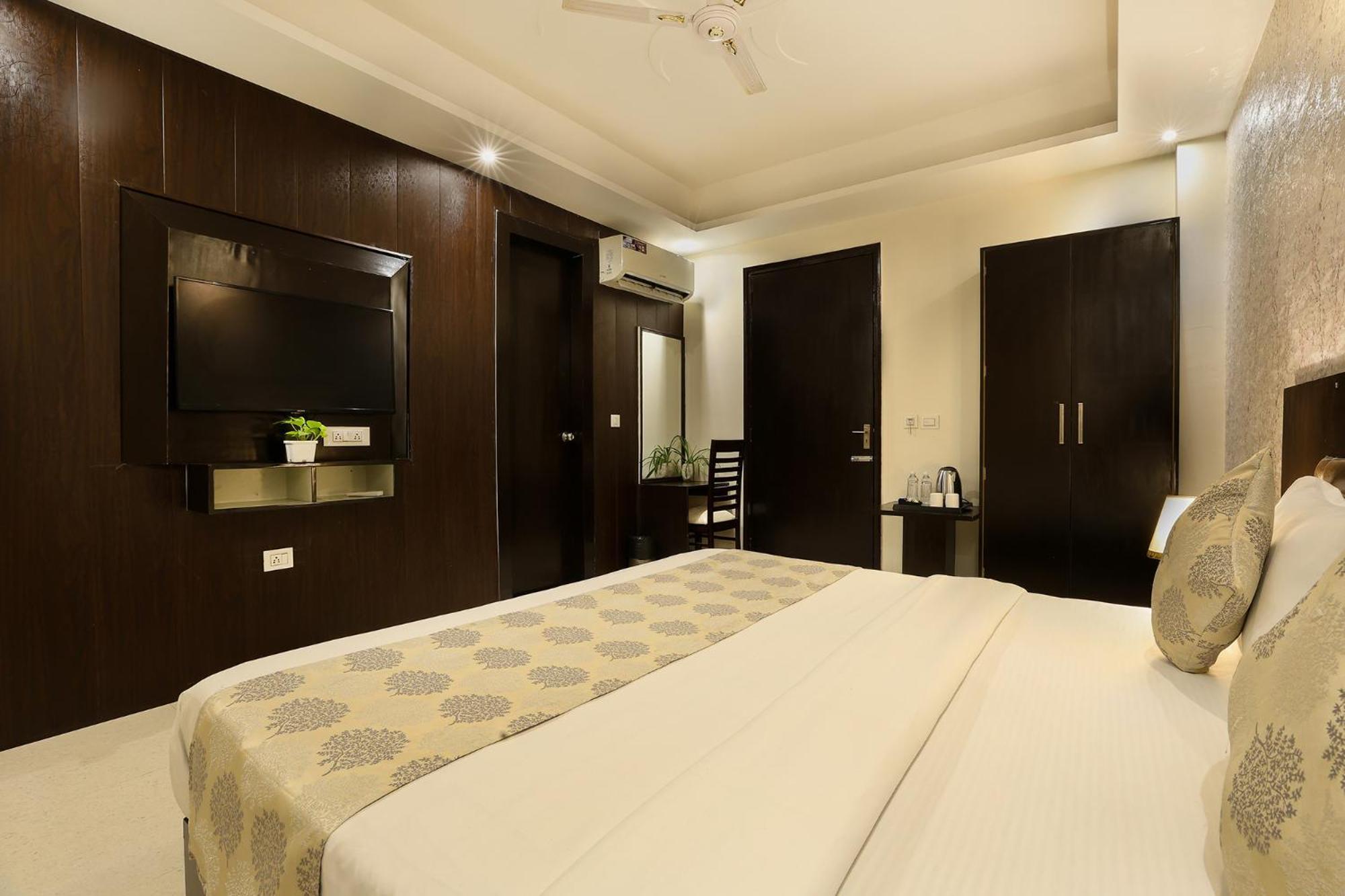 Hotel Paragon By Denver 3*