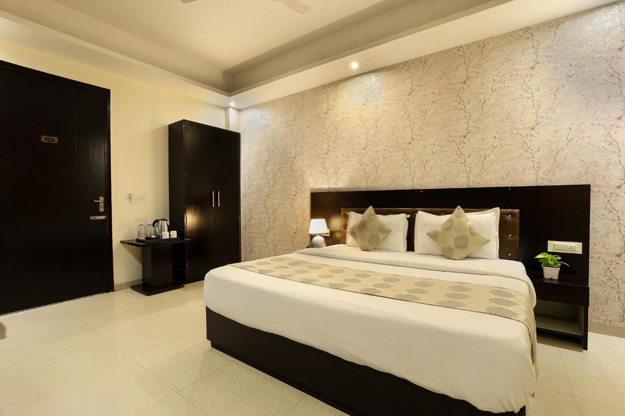 Hotel Paragon By Denver 3*