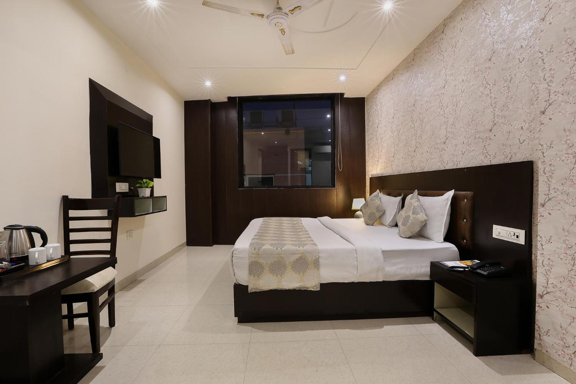 Paragon By Denver Hotel 3*